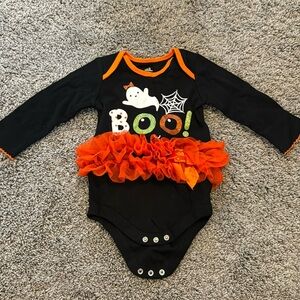 Baby Girl Black and Orange Sparkle Halloween Onsies 12 months with tutu